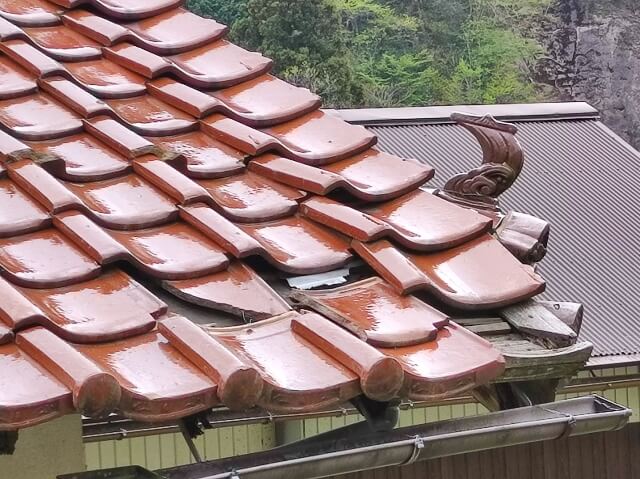 屋根リフォームにおける劣化サインと点検の重要性とは